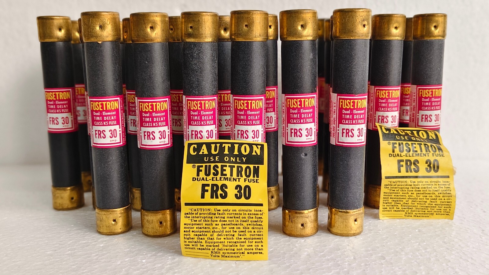 Fusetron FRS 30 Dual-Element Time Delay Current Limiting Fuse Lot of 6 Pcs
